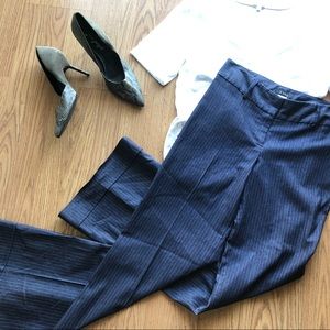 🟢3/$15 Navy pinstripe mid rise fit & flare trousers